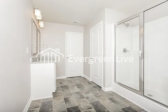 805 Vanguard St — Photo 9