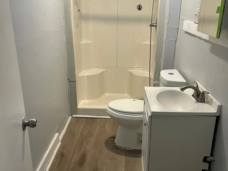 112 Shelley St #4 — Photo 8