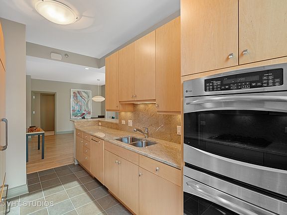 4th image of 600 N Lake Shore Dr APT 2508