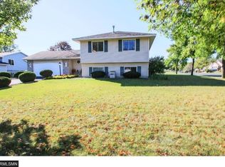 504 Mint Cir, Shakopee, MN 55379