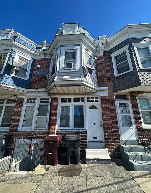 1st image of 1141 E 13th St
