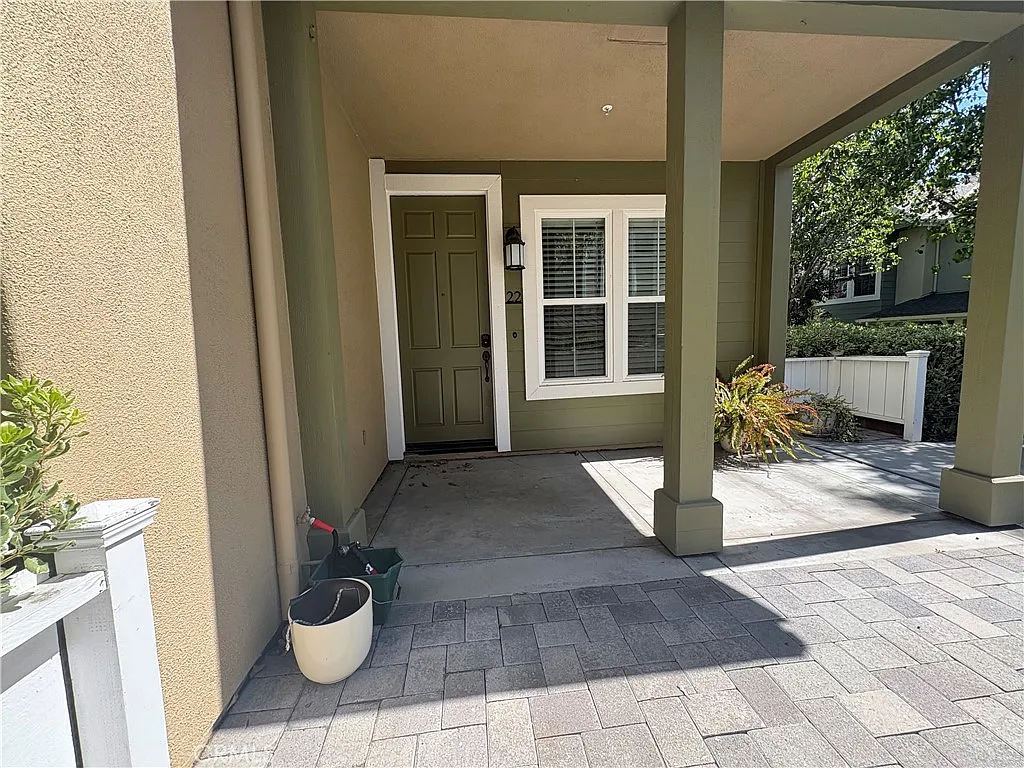 3 bed, 2.5 bath, 1980 sqft, $4,500 — Photo 2