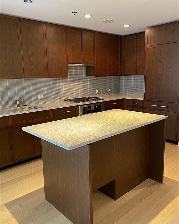 1st image of 580 Washington St #604