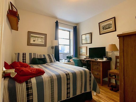 4th image of 442 Hudson St #1G