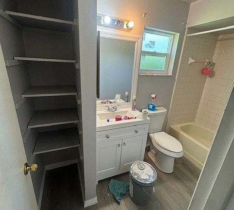 3rd image of 413 Cart Ct