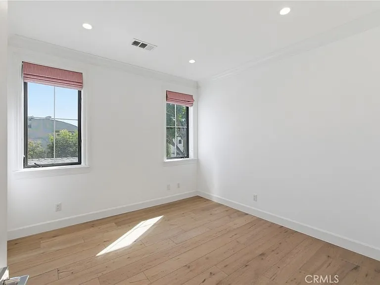 1405 Oak Ave — Photo 36