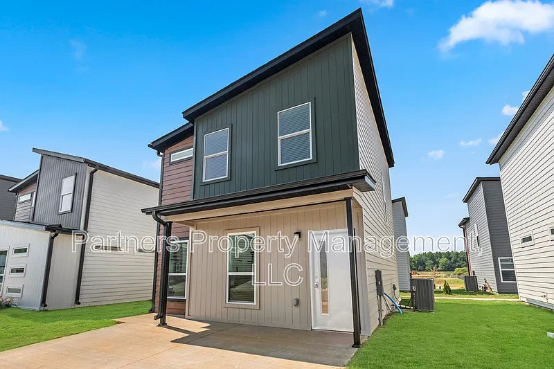 3 bed, 2.5 bath, 1250 sqft, $1,495 — Photo 2