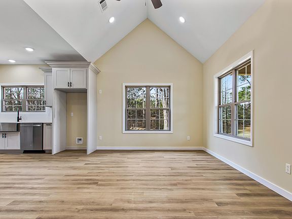 3rd image of 30 Jo Ritter Rd