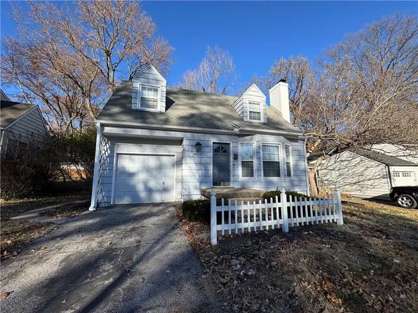 4510 W 70th St, Prairie Village, KS 66208