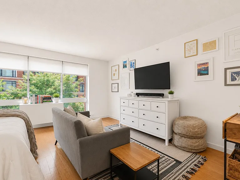 555 W 23rd St #S4K — Photo 4