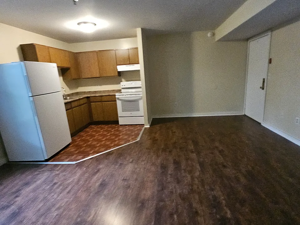 143 Sheffield Ave #2B