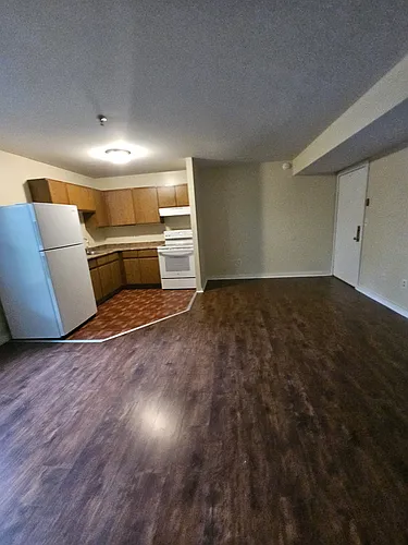 143 Sheffield Ave #2B Photo 1