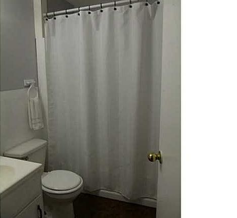 4th image of 70 Southcrest Ave