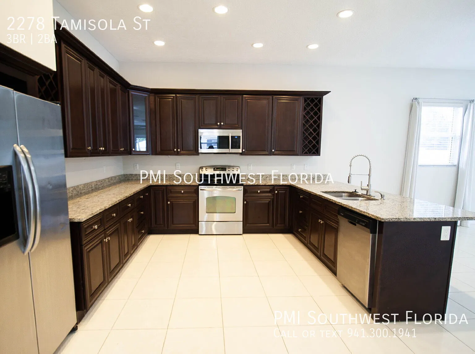 Updated 3BR/2BA Home w/ 2-Car Garage Near Downtown Sarasota — Photo 2