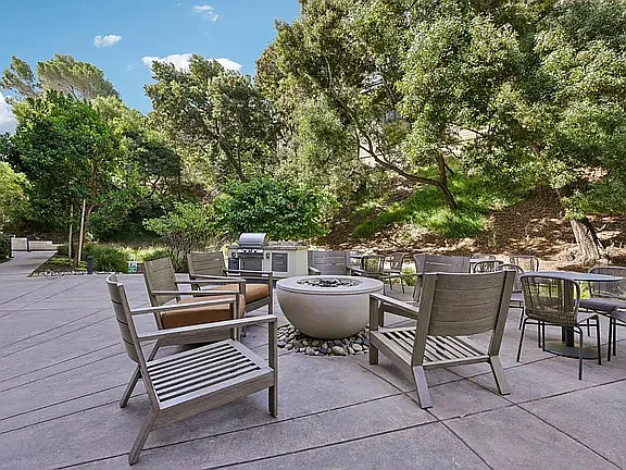 400 El Camino Real #210 — Photo 25