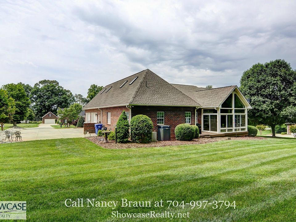 1st image of 166 Canopy Oak Ln