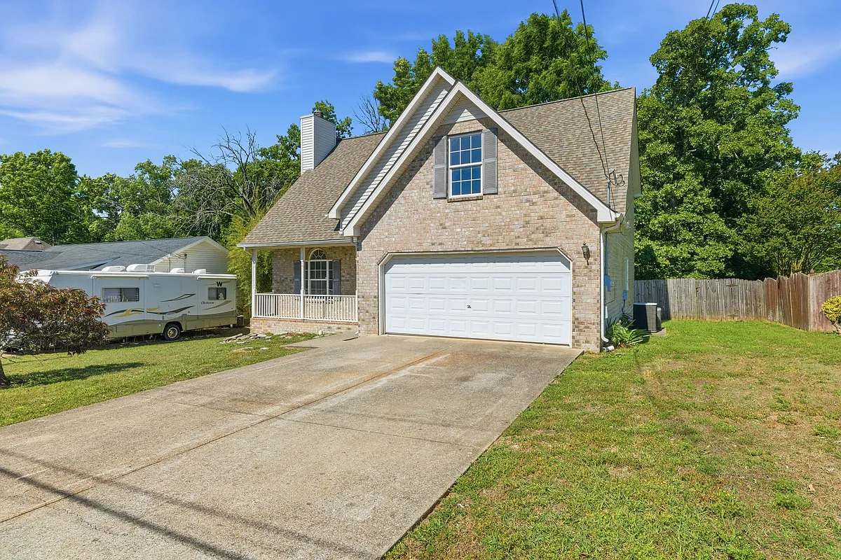 Building Photo - 349 Clearlake Dr