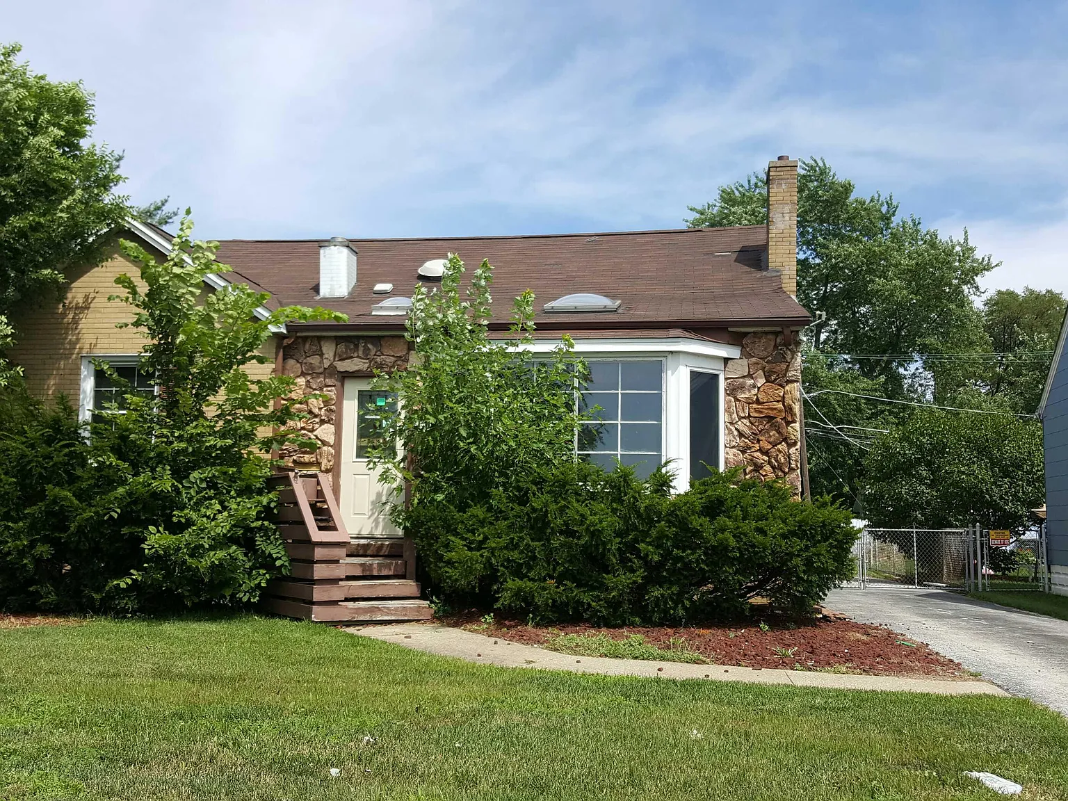 18111 Burnham Ave photo 1