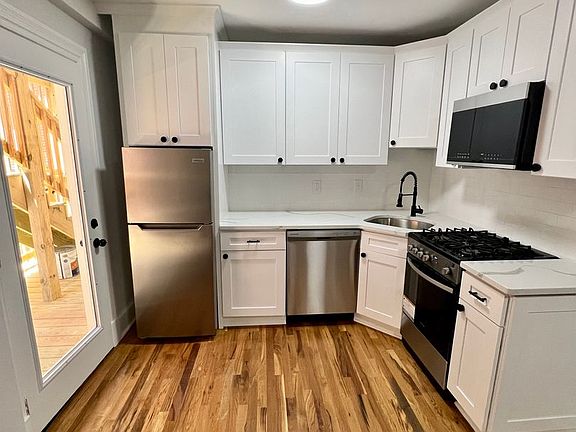 2nd image of 4518 Grove Ave APT 1