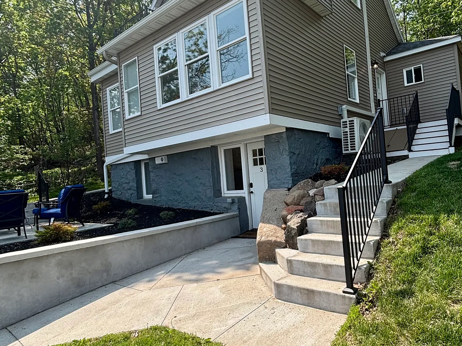 Studio, 650 sqft, $2,100 — Photo 2