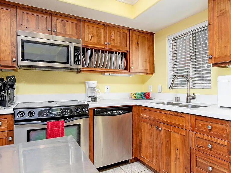 801 W Hawthorn St #403 — Photo 10