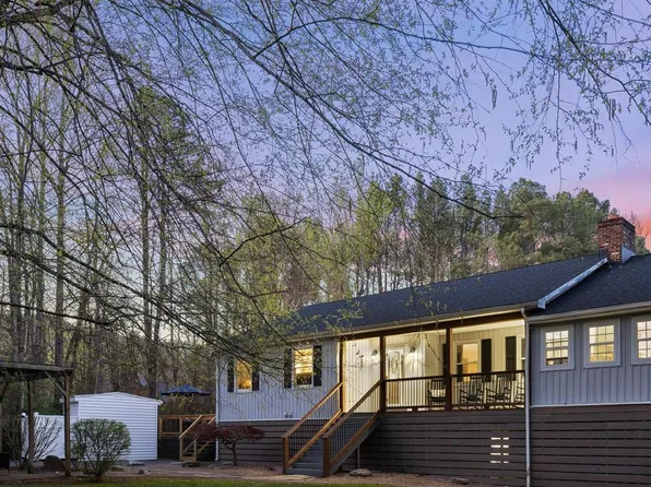 1226 Shipyard Rd, Shenandoah, VA 22849
