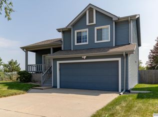 12609 Lillian St, Omaha, NE 68138