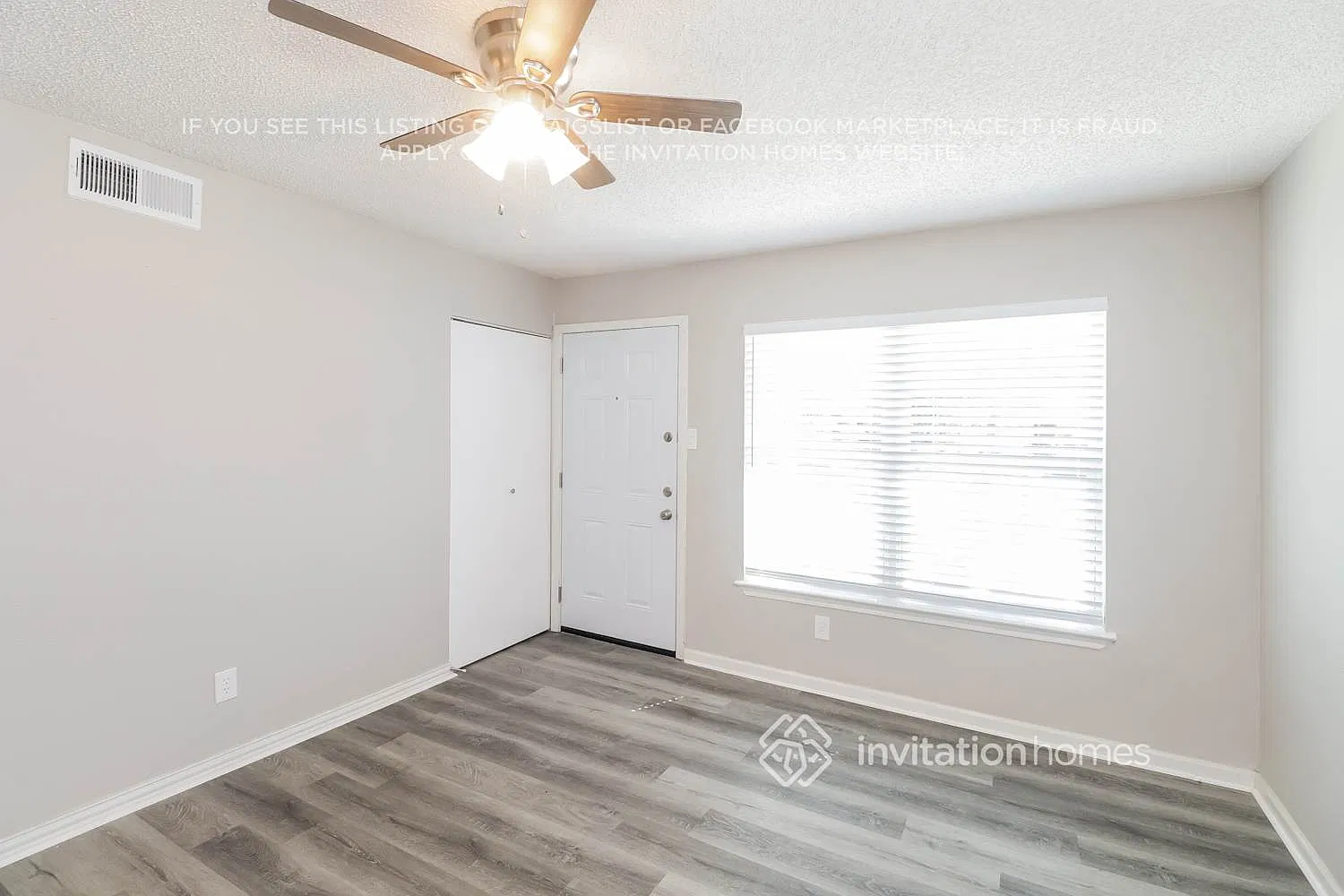911 Glynn Oaks Dr Arlington, TX 76010 — Photo 2