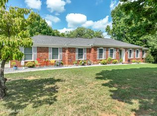 323 Kenmark Dr, Maryville, TN 37803
