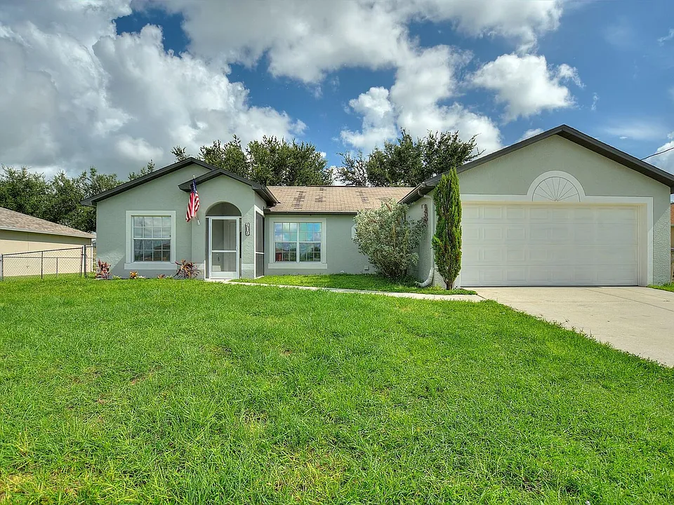 919 NW 12th Ter