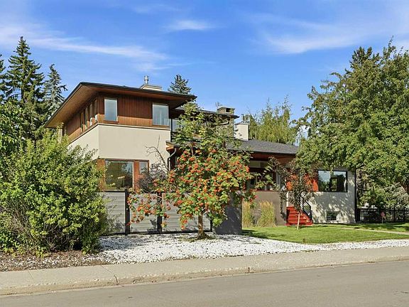 2nd image of 1302 S 34th Ave SW