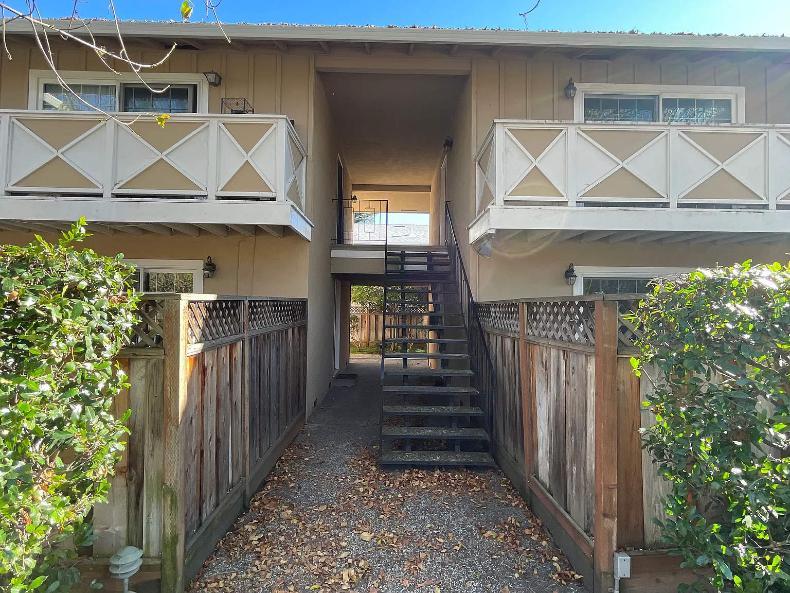 2 bed, 820 sqft, $3,495 — Photo 1