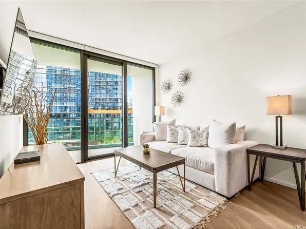 1000 Auahi St APT 707, Honolulu, HI 96813