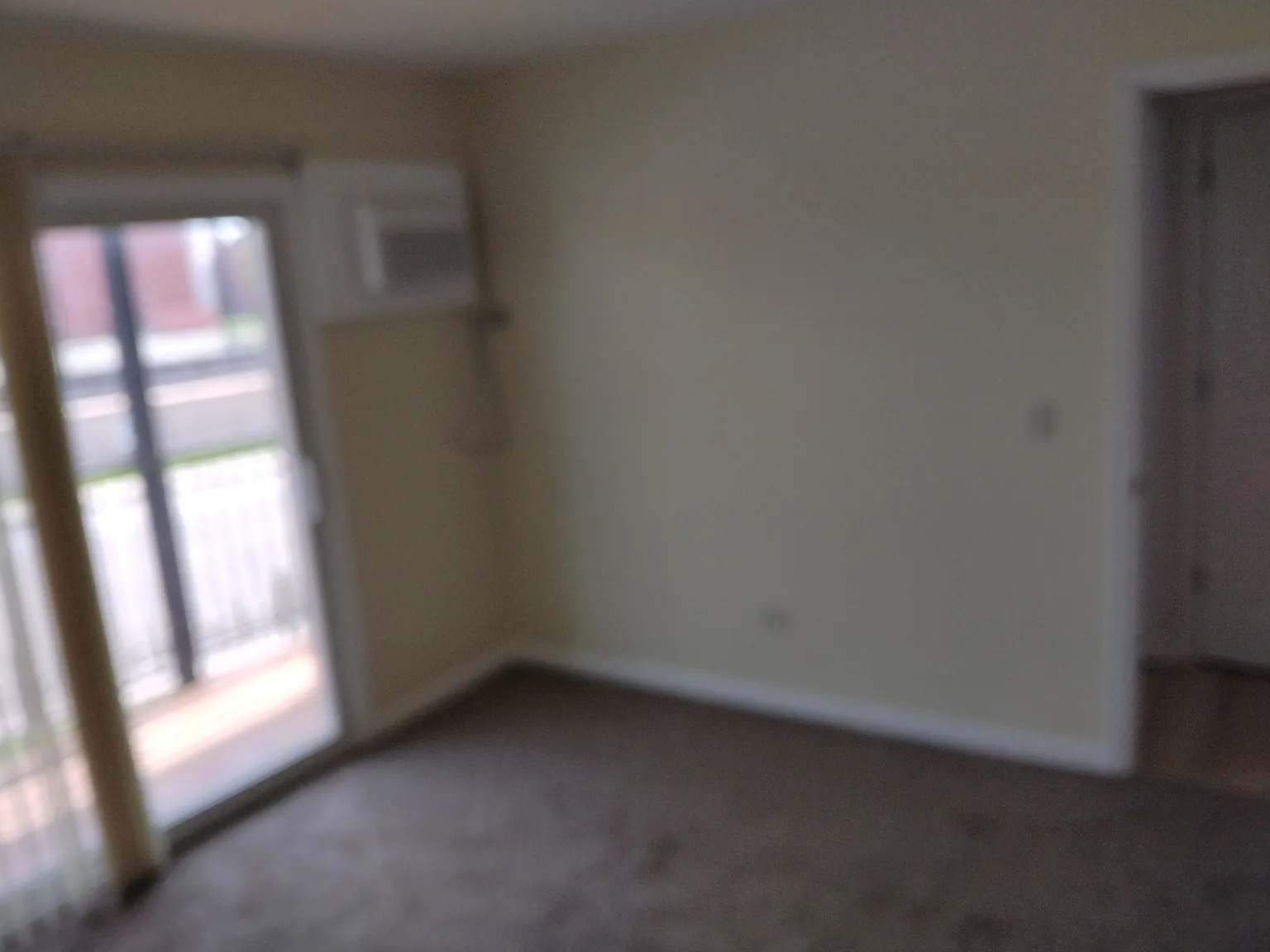 1 bed, 700 sqft, $1,350 — Photo 3