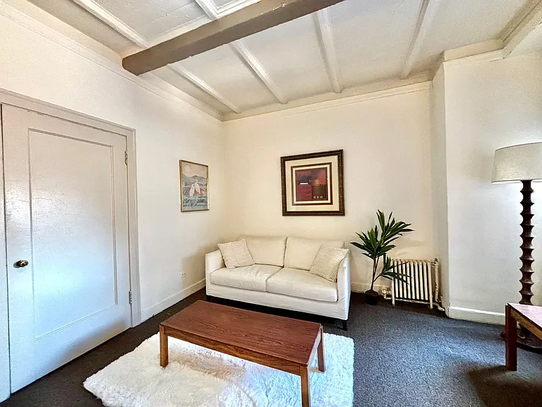 Canterbury Court Apartments — Photo 72