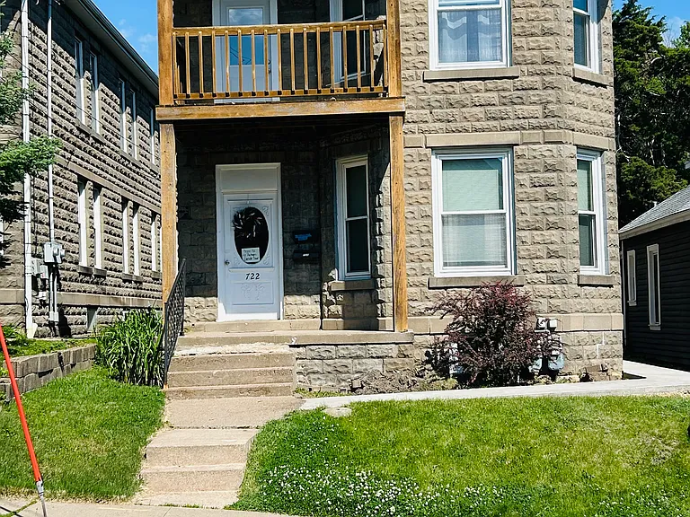 722 Glen Oak St #2 — Photo 2