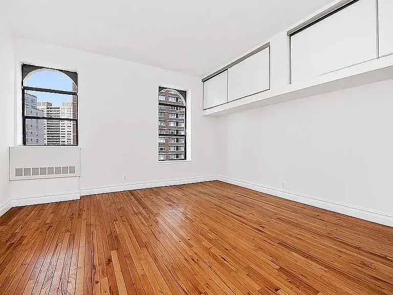 154 W 70th St #10P — Photo 2