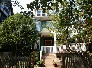 415 16th Ave E, Seattle, WA 98112
