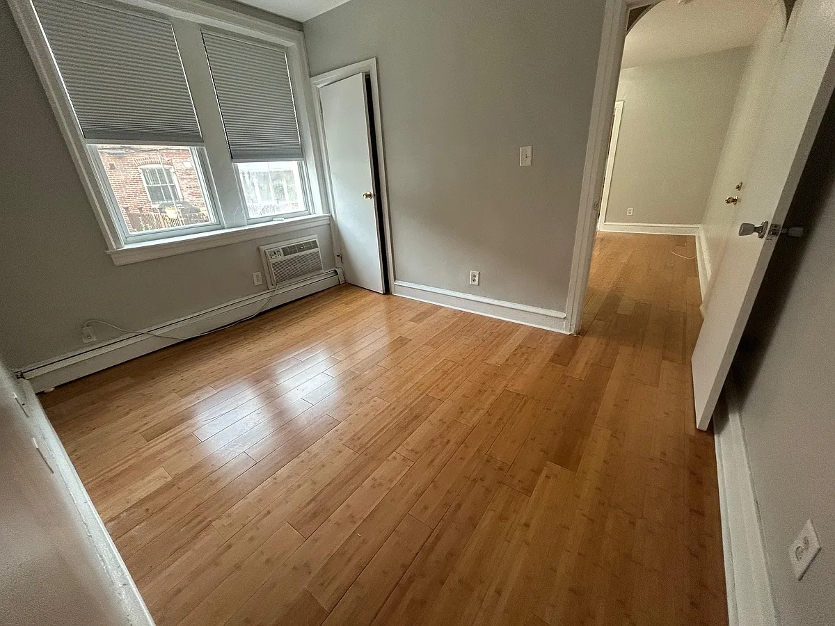 Building Photo - 4537 Osage Ave #38