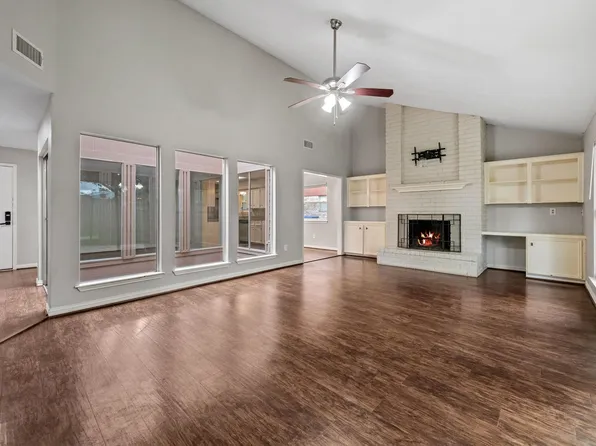 5123 Crystal Bay Dr, Houston, TX 77084