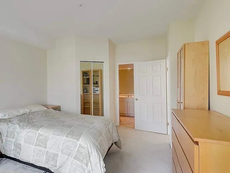 5835 Hampton Pl #328 — Photo 7