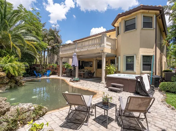 2604 NE 1st St, Homestead, FL 33033