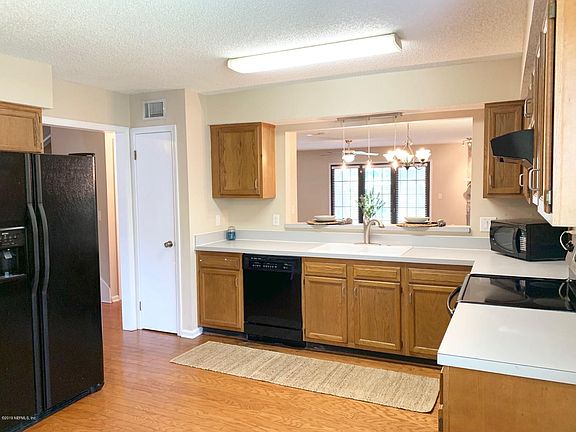 3rd image of 11030 Peppermill Ln