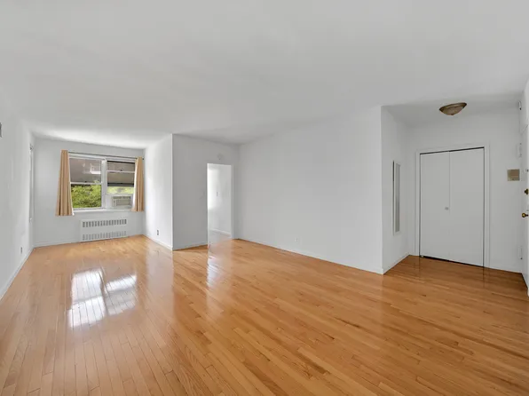 350 East 30th Street image 1 of 5