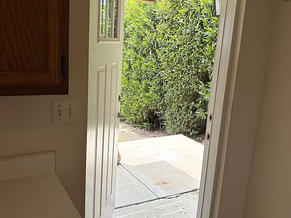 1800 Sunset Unit B Front door_05252025