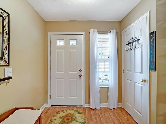 5th image of 916 Nelson Ln #A