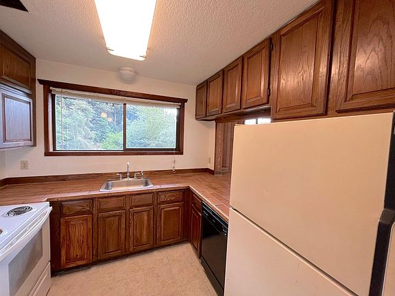 5th image of 1336 Lakeview Blvd E APT 3
