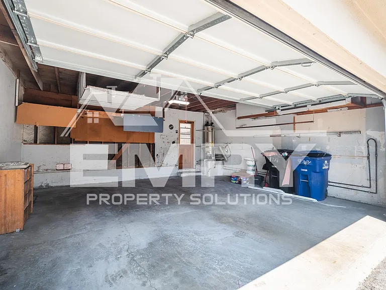 9781 S Karmont Ave — Photo 39