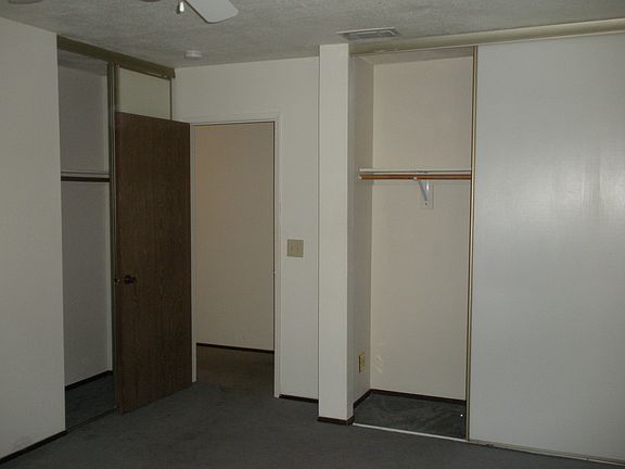 2nd image of 154 Chelsea Ct