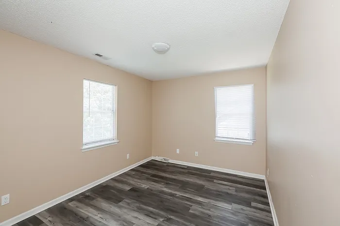 13715 Dealtry Ln — Photo 6